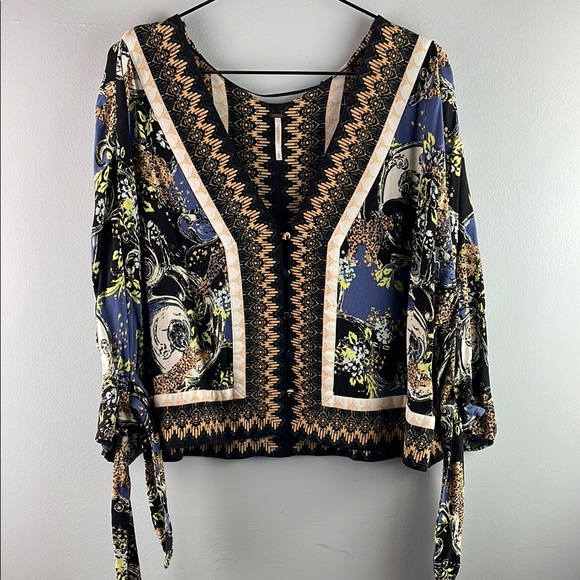 Free People Catch Me If You Can Top Size M - Picture 2 of 8